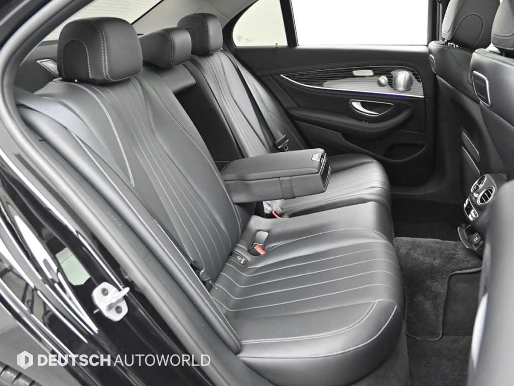 Mercedes Benz E class - Vista 12
