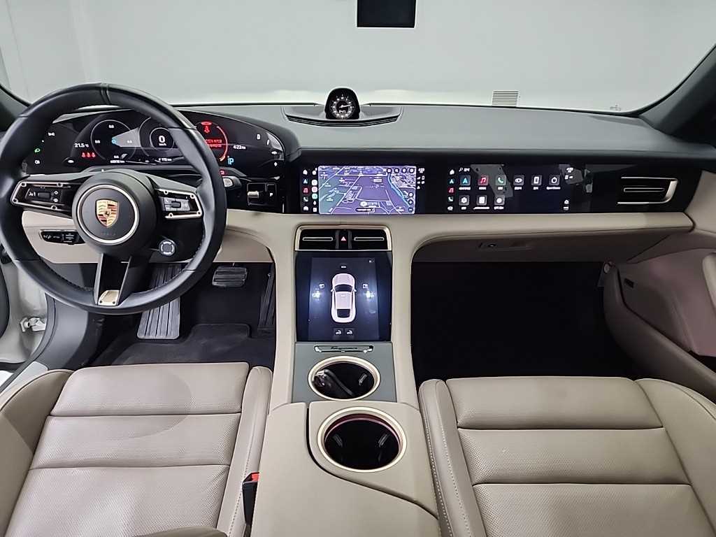 Porsche Taycan - Vista 7