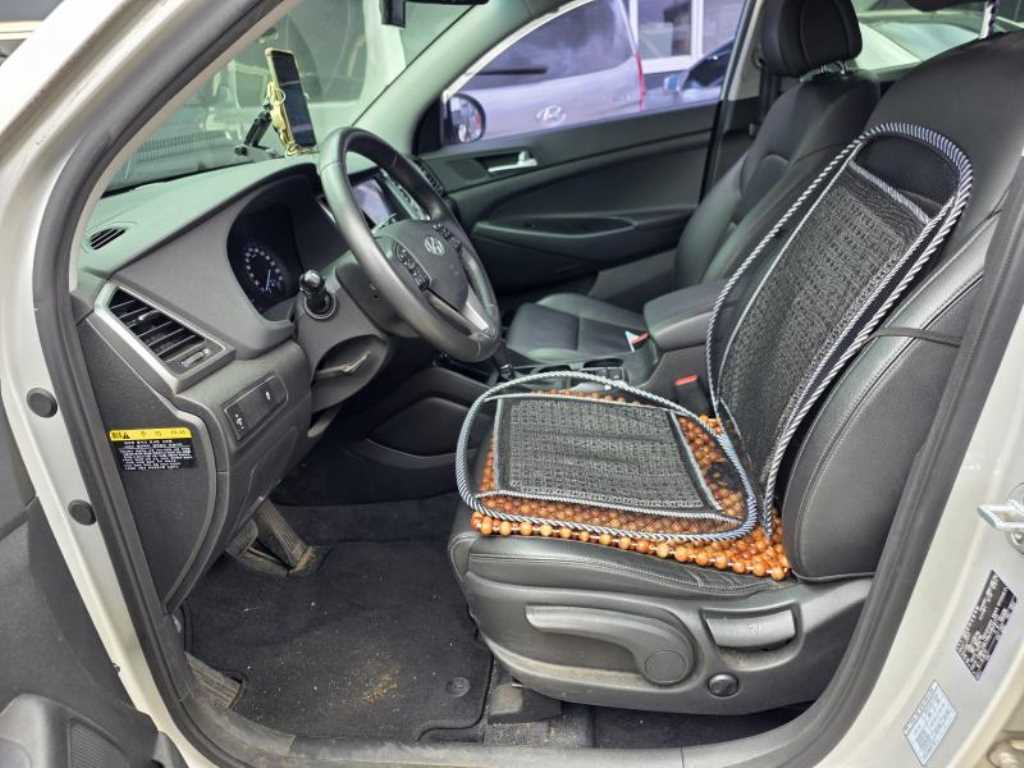 HYUNDAI Tucson - Vista 5