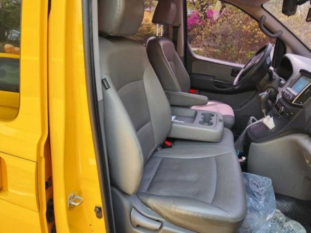 HYUNDAI Starex 2019 Amarillo - Importación desde Corea - HF Imports Iquique - Foto 13