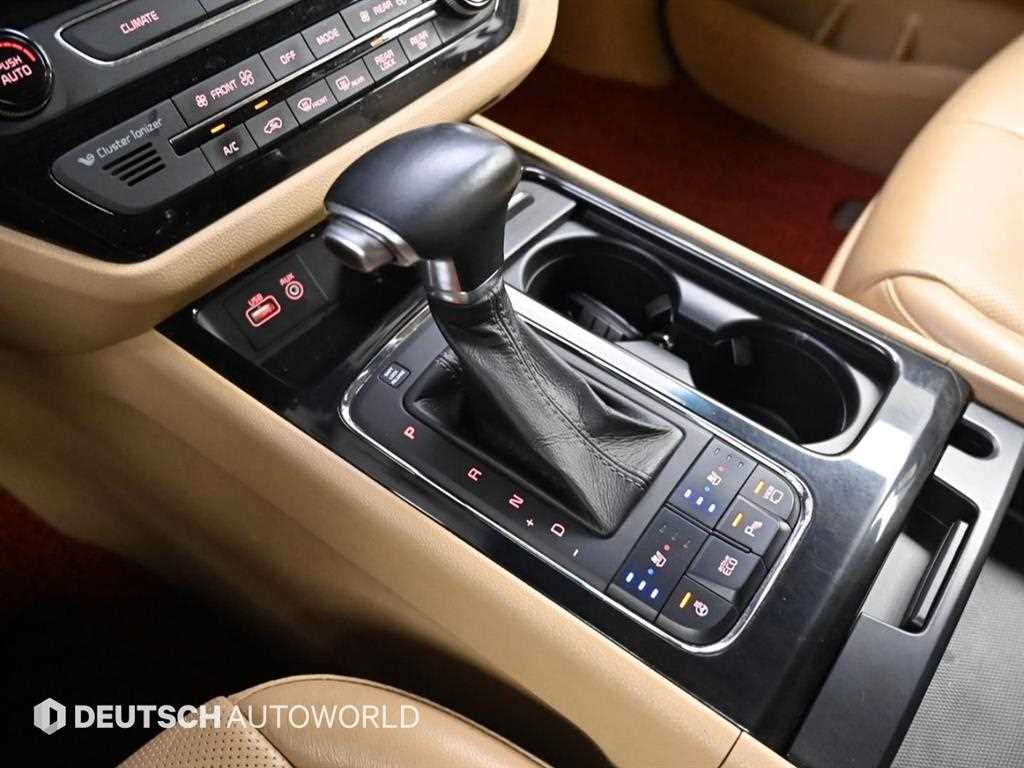 KIA Carnival - Vista 8