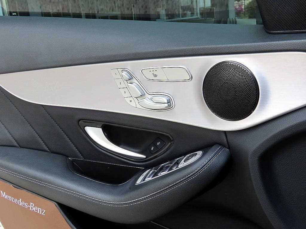 Mercedes Benz C Class - Vista 11