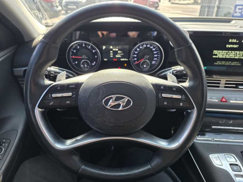 HYUNDAI Grandeur - Vista 5
