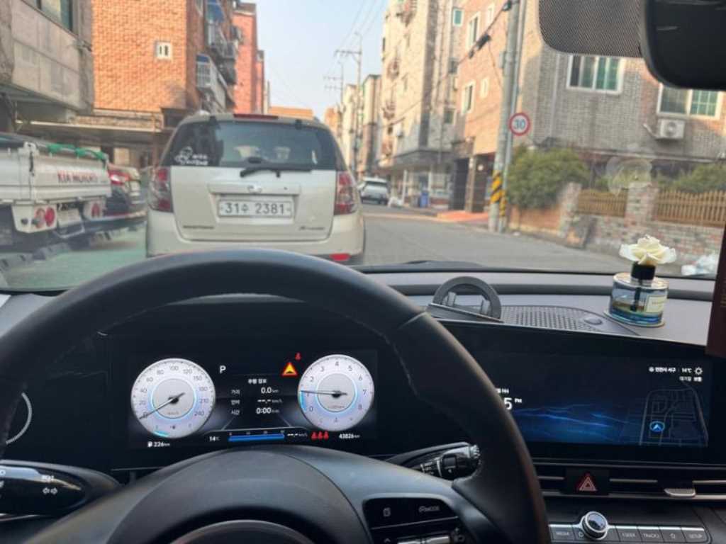 HYUNDAI Avante - Vista 4