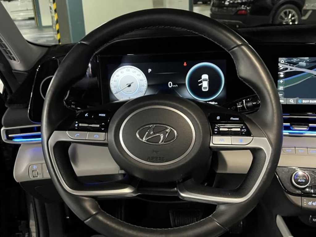 HYUNDAI Avante - Vista 9