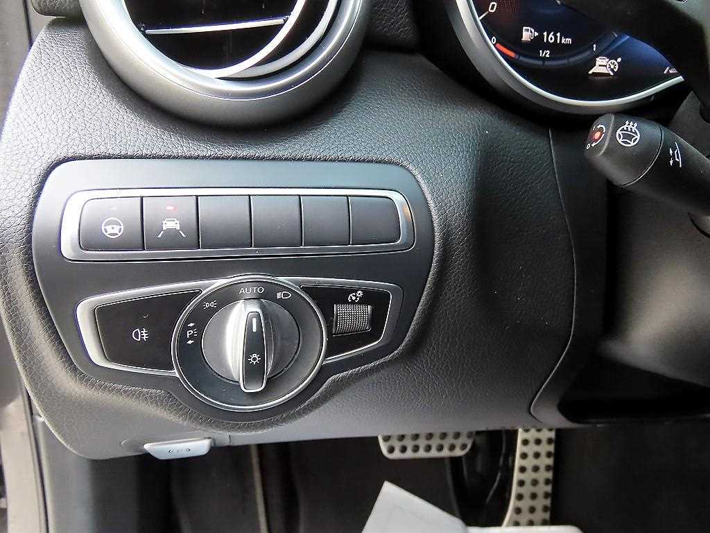 Mercedes Benz C Class - Vista 12
