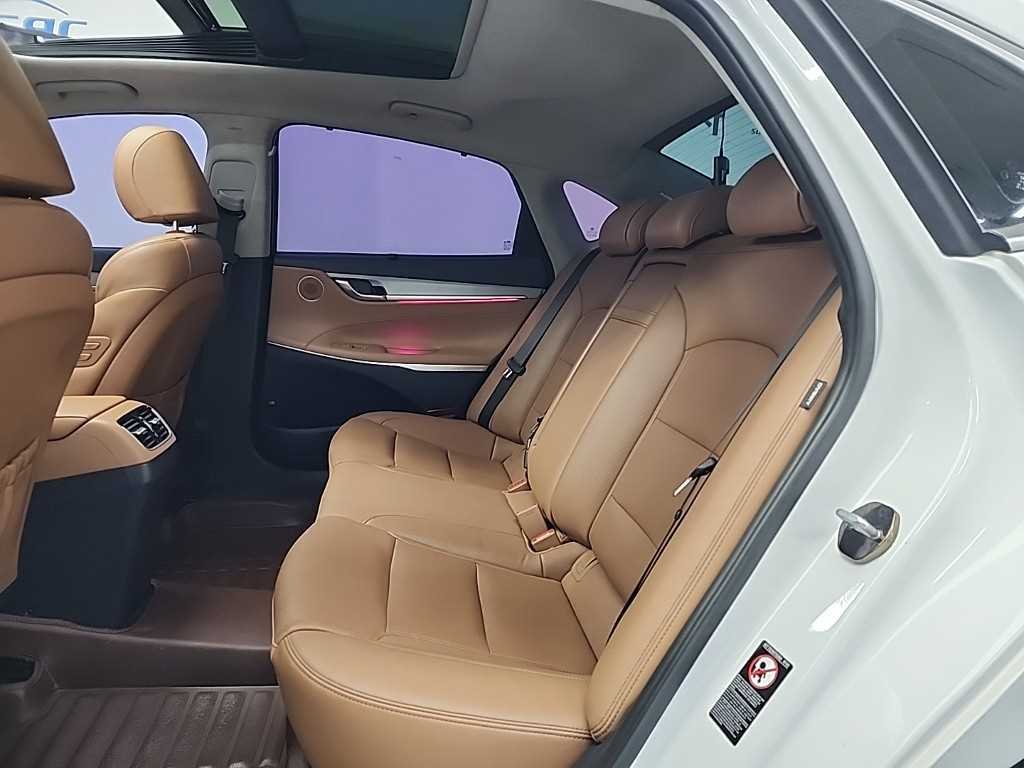 HYUNDAI Grandeur - Vista 12