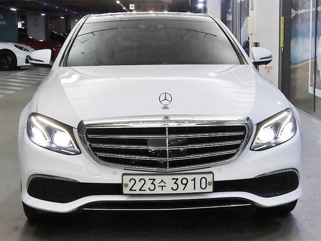 Mercedes Benz E class - Vista 2