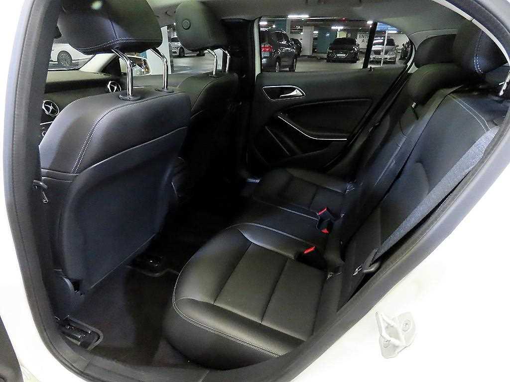 Mercedes Benz GLA Class - Vista 7