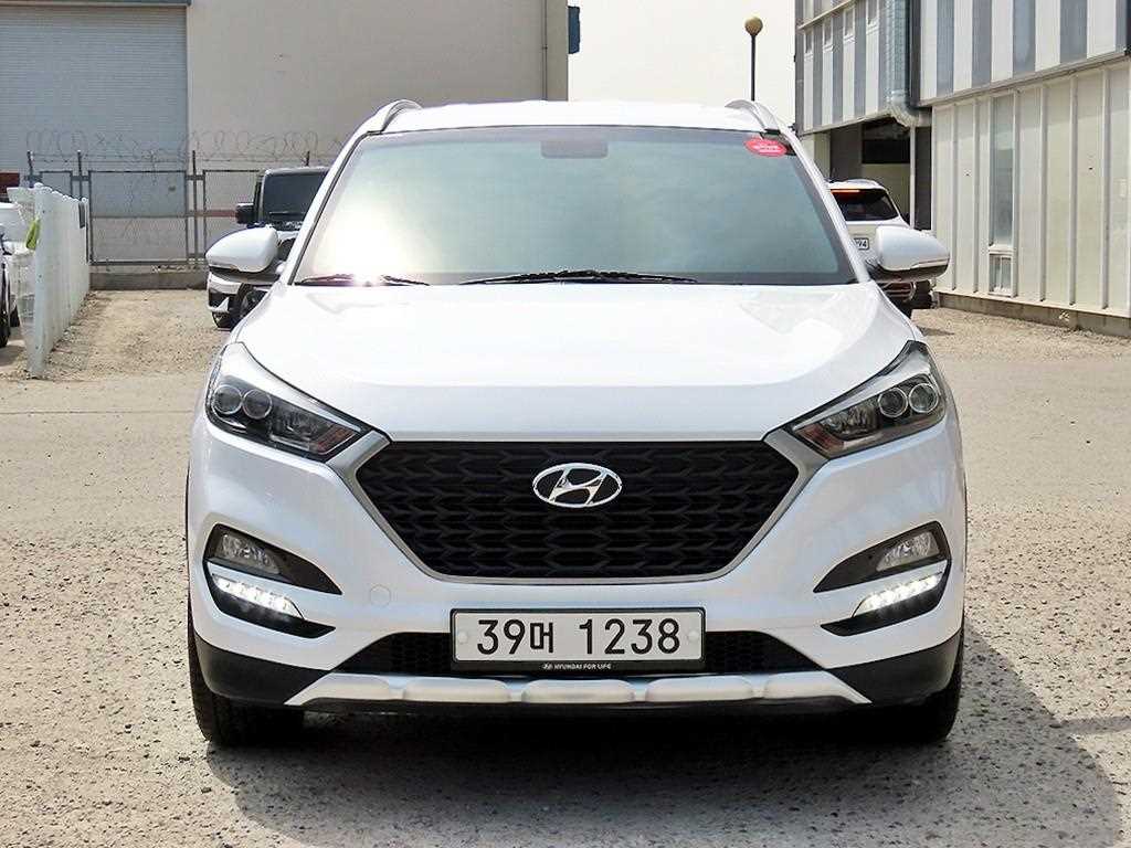 HYUNDAI Tucson 2018 Blanco - Importación desde Corea - HF Imports Iquique - Foto 1