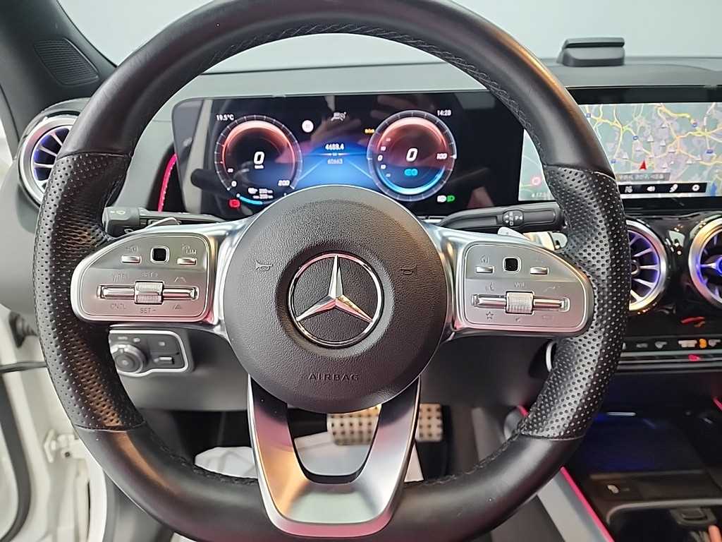 Mercedes Benz EQB - Vista 9