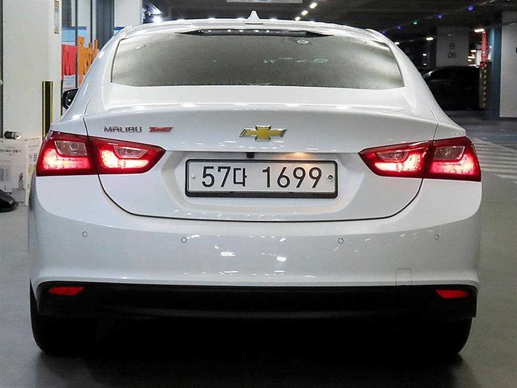 Chevrolet Malibu - Vista 5