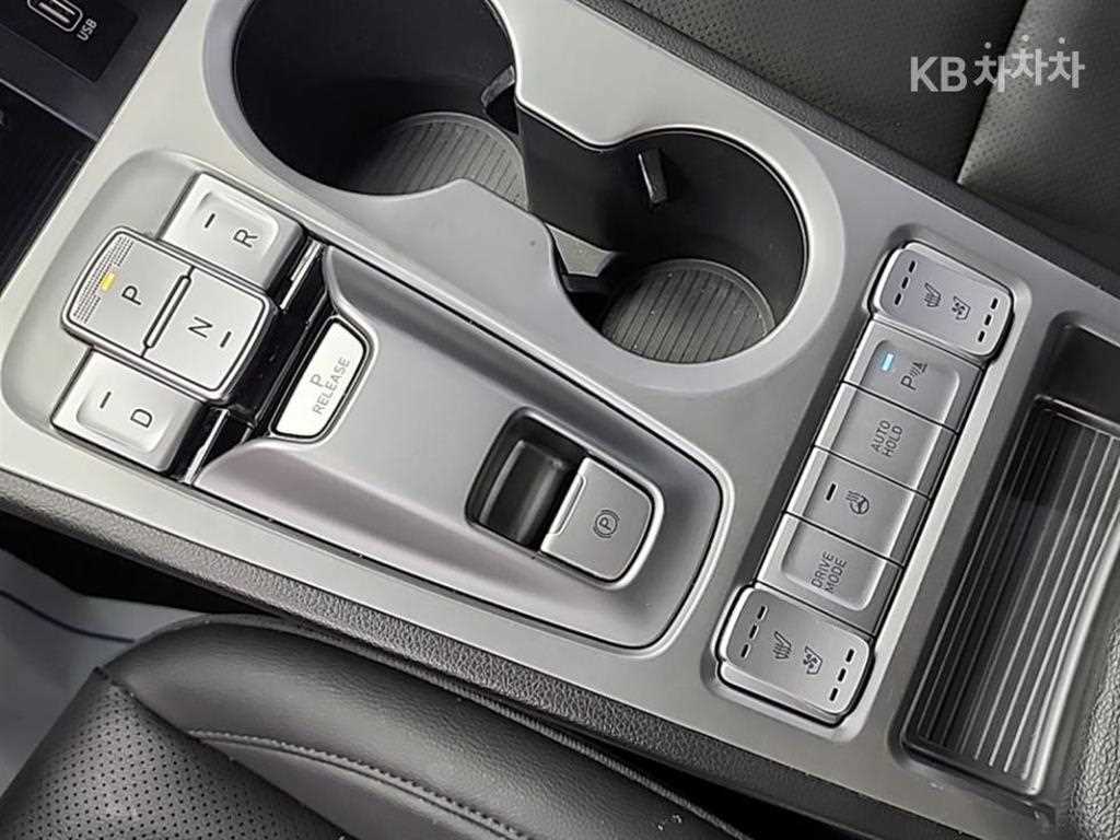 HYUNDAI Kona - Vista 8