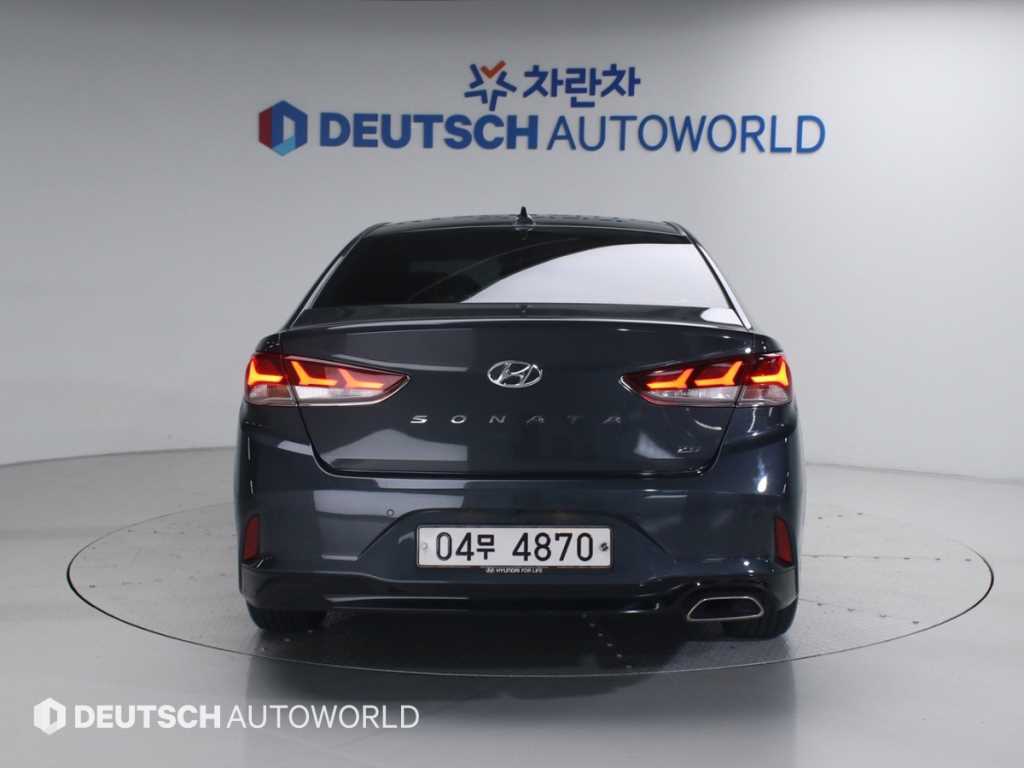 HYUNDAI Sonata - Vista 3