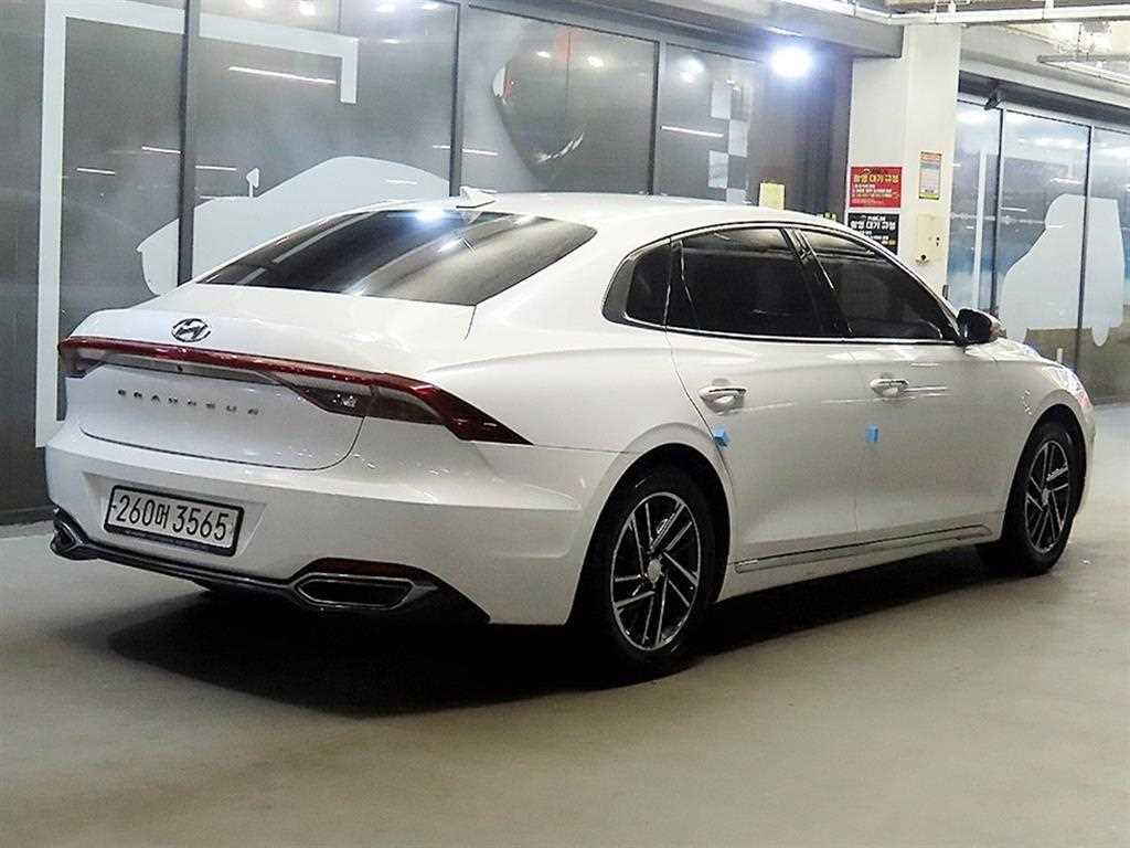 HYUNDAI Grandeur - Vista 4