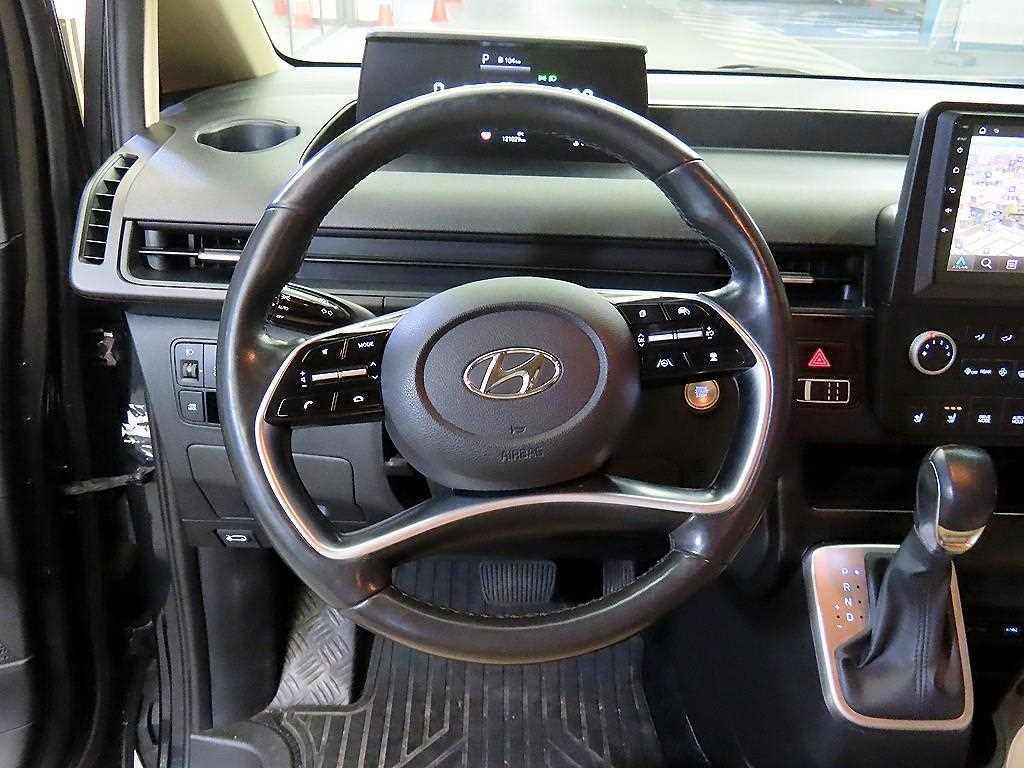 HYUNDAI Staria - Vista 10