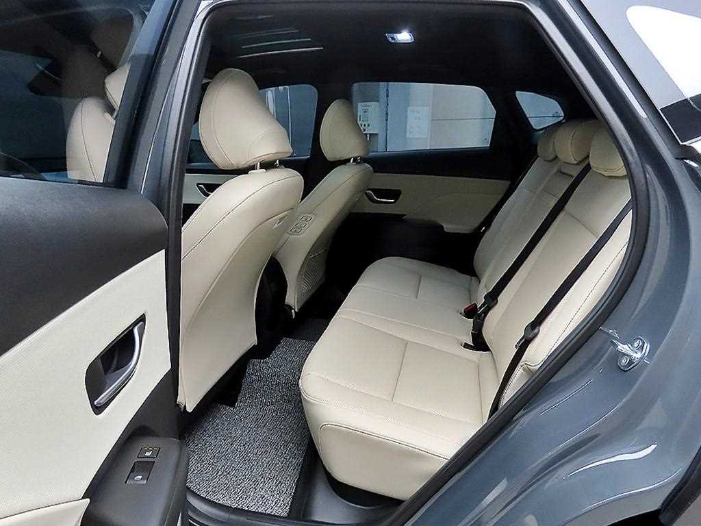HYUNDAI Kona - Vista 6