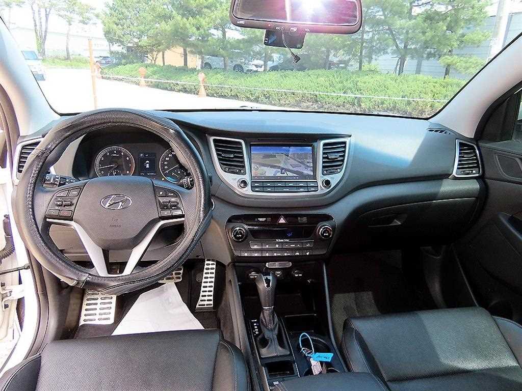 HYUNDAI Tucson - Vista 7