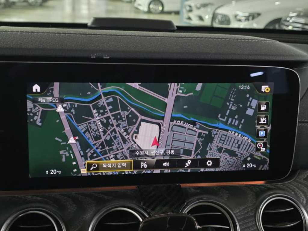 Mercedes Benz E class - Vista 11