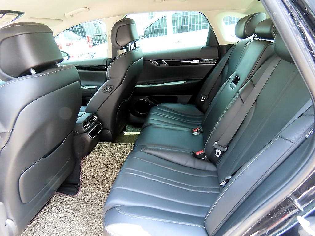Genesis G80 - Vista 6