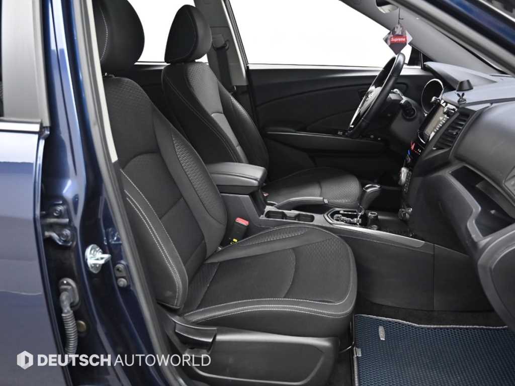 Ssangyong Tivoli - Vista 10