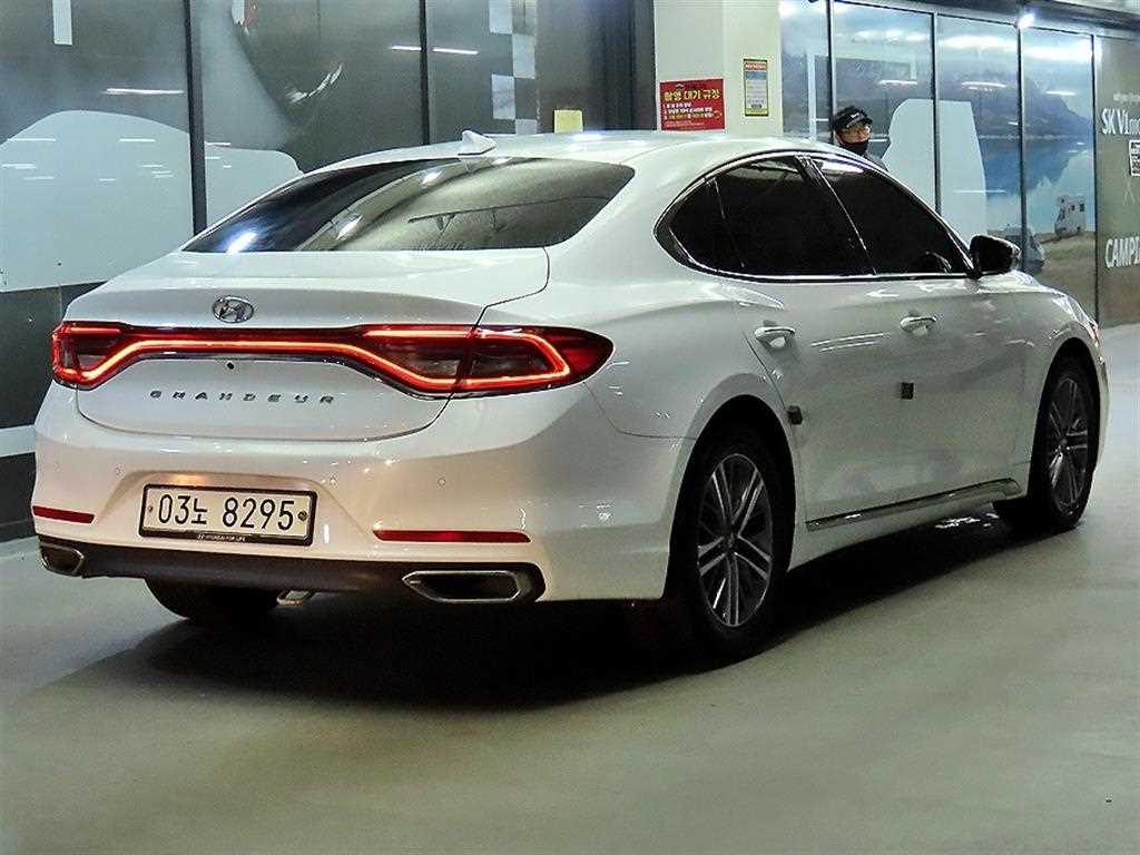 HYUNDAI Grandeur - Vista 4