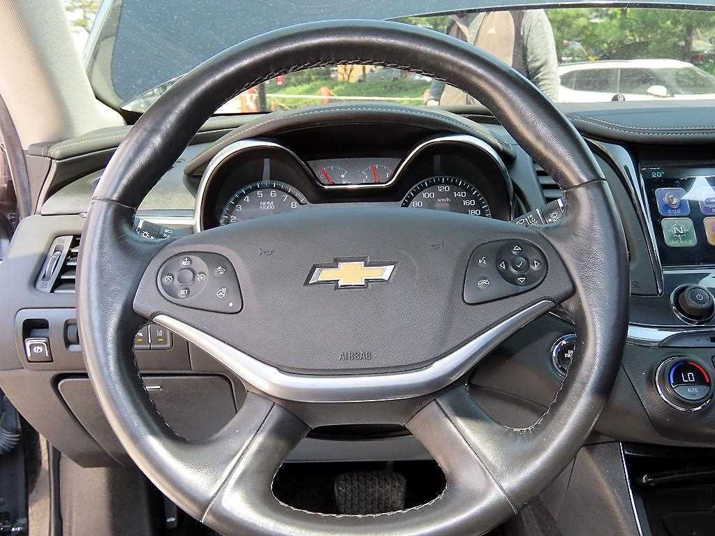 Chevrolet Impala - Vista 8