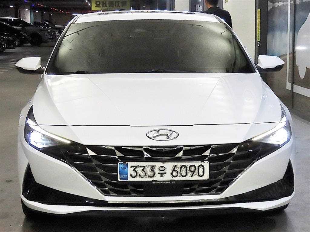 HYUNDAI Avante - Vista 2