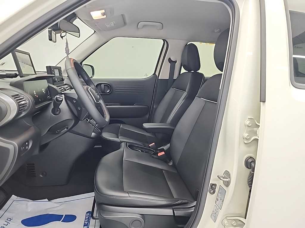 HYUNDAI Casper - Vista 12