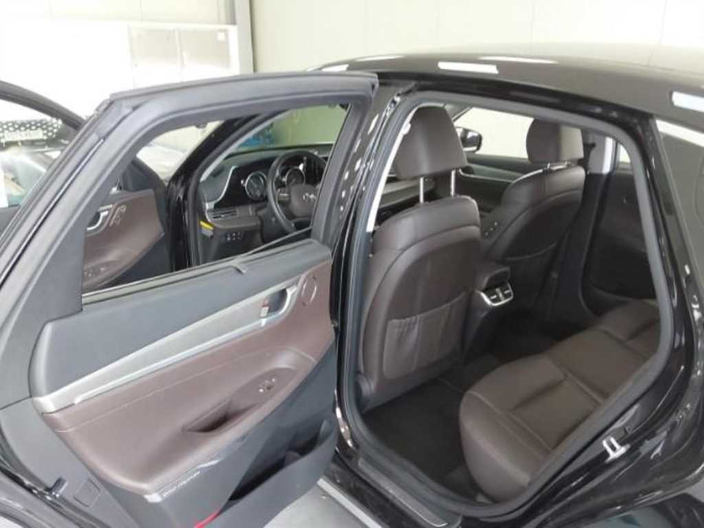 HYUNDAI Grandeur - Vista 10