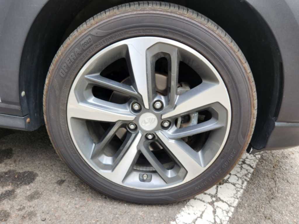 HYUNDAI Kona - Vista 5