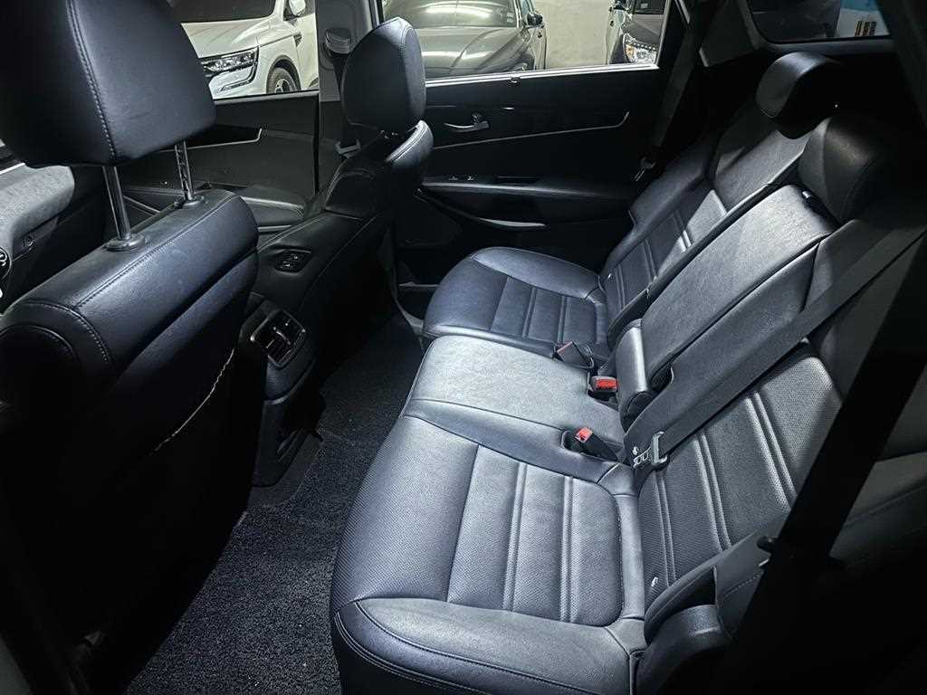 KIA Sorento - Vista 10