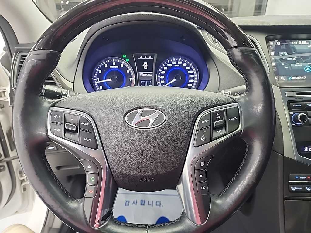 HYUNDAI Grandeur - Vista 9