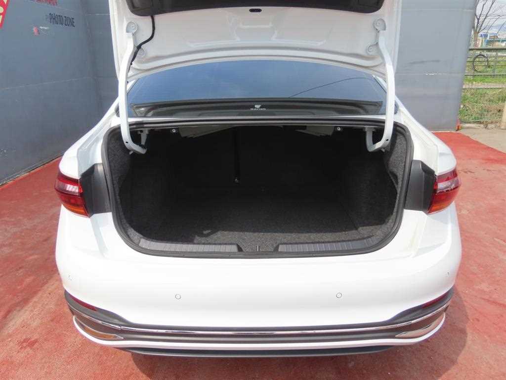 Volkswagen Jetta - Vista 5