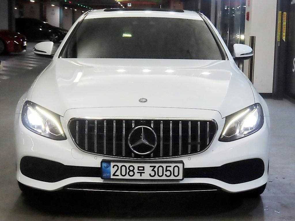Mercedes Benz E class - Vista 2