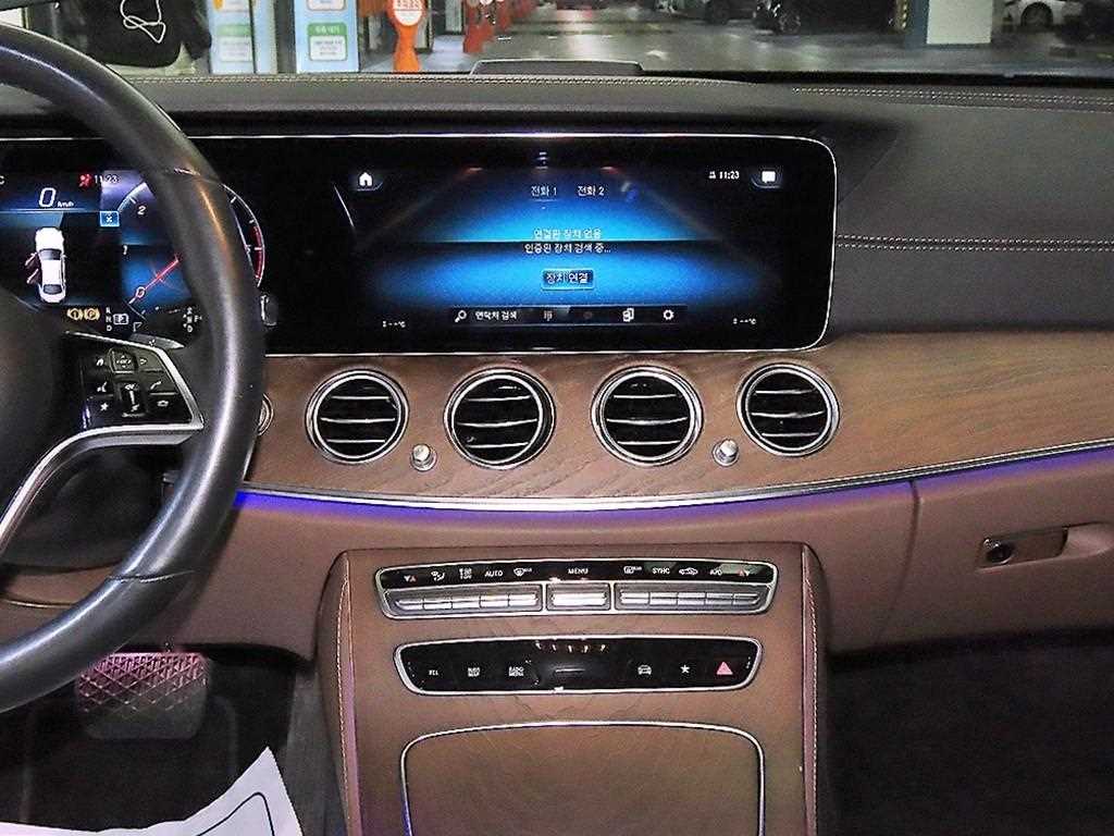 Mercedes Benz E class - Vista 11