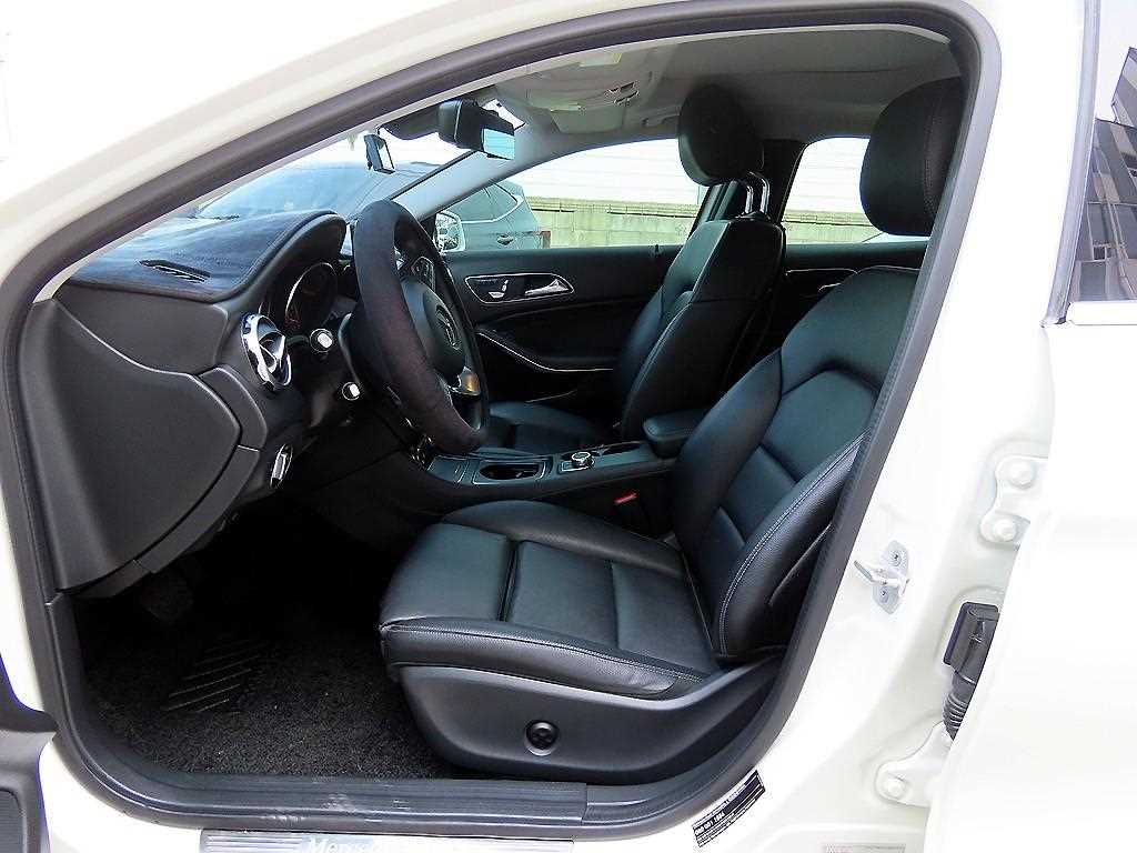 Mercedes Benz GLA Class - Vista 5