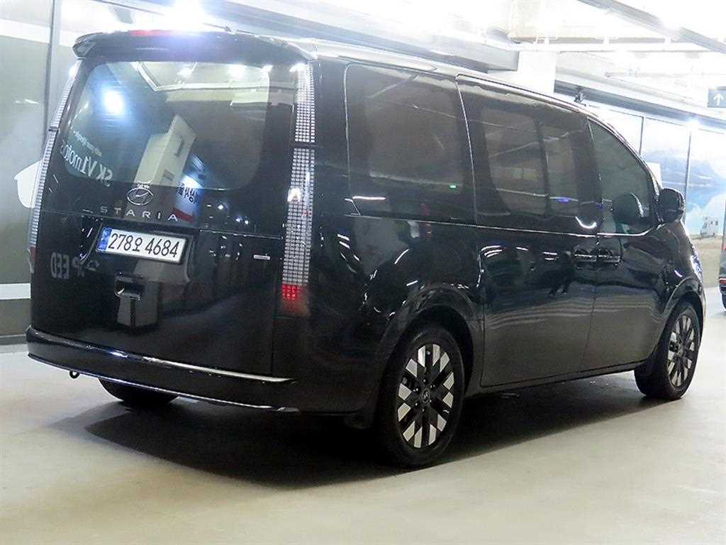 HYUNDAI Staria - Vista 4