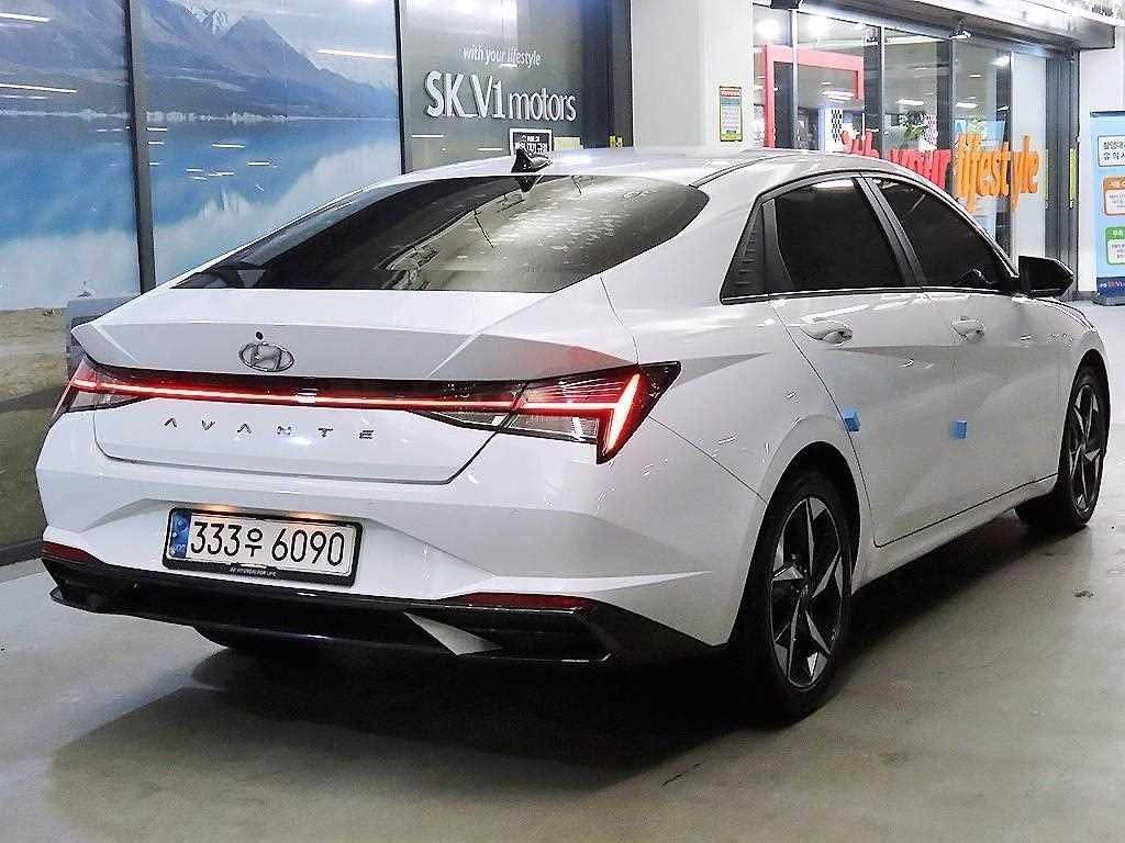HYUNDAI Avante - Vista 4