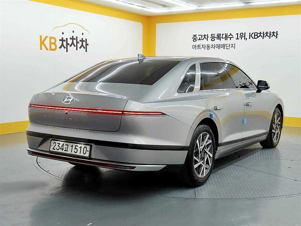 HYUNDAI Grandeur - Vista 4