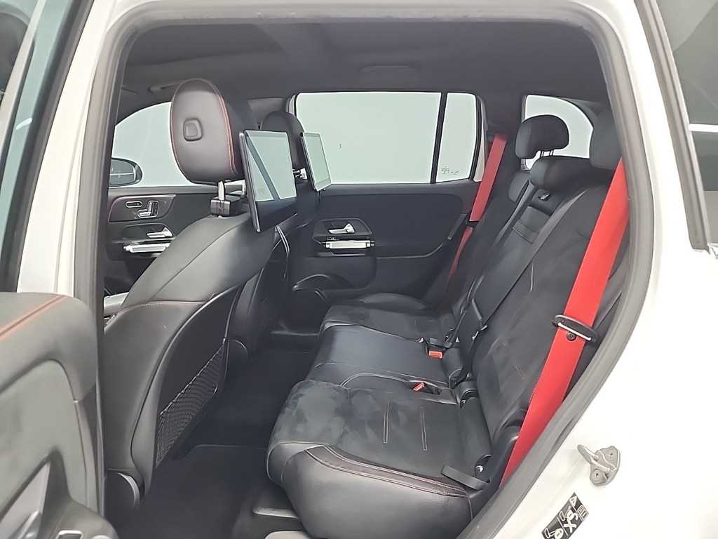 Mercedes Benz GLB Class - Vista 12