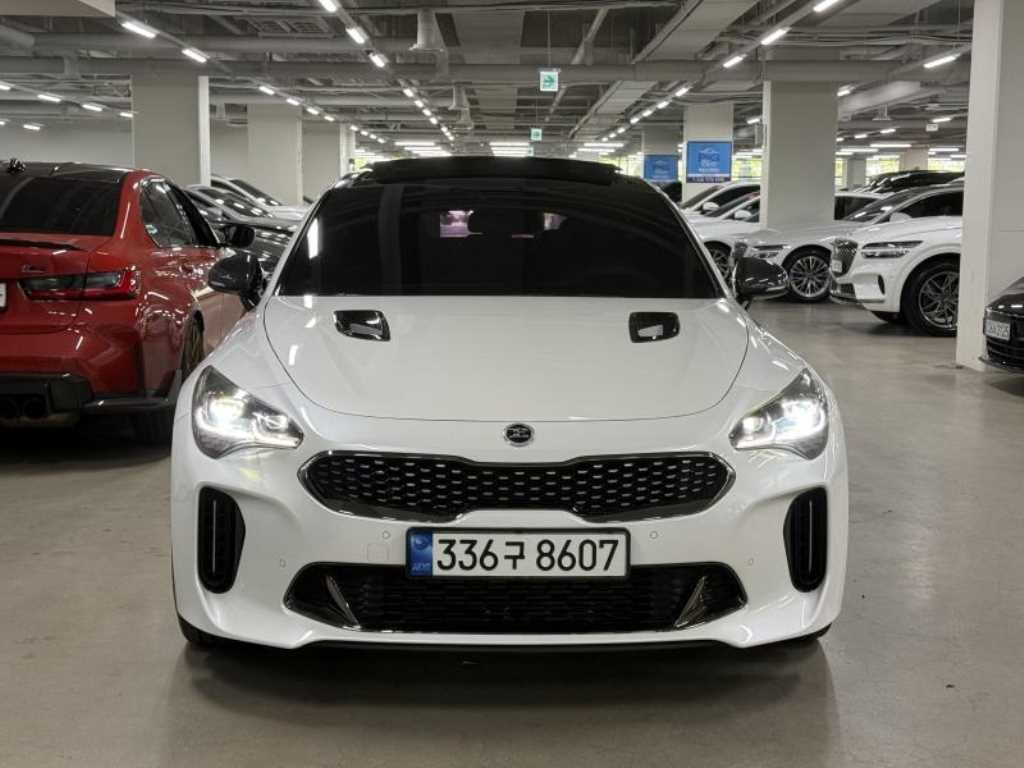 KIA Stinger - Vista 3