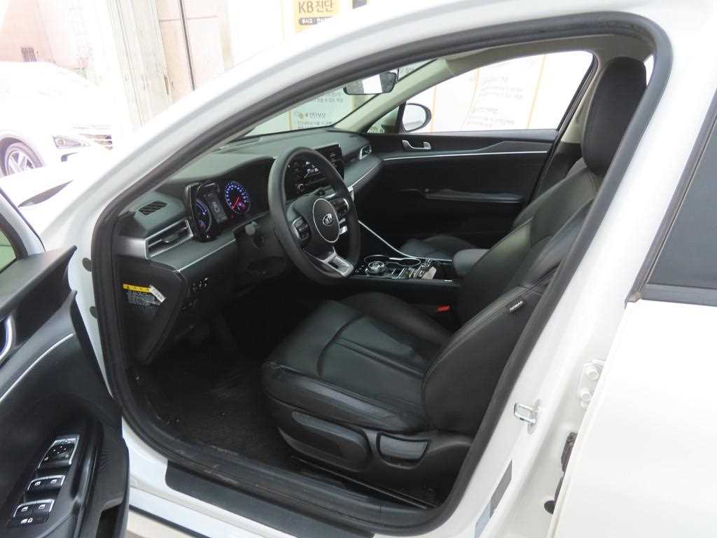 KIA K5 - Vista 5