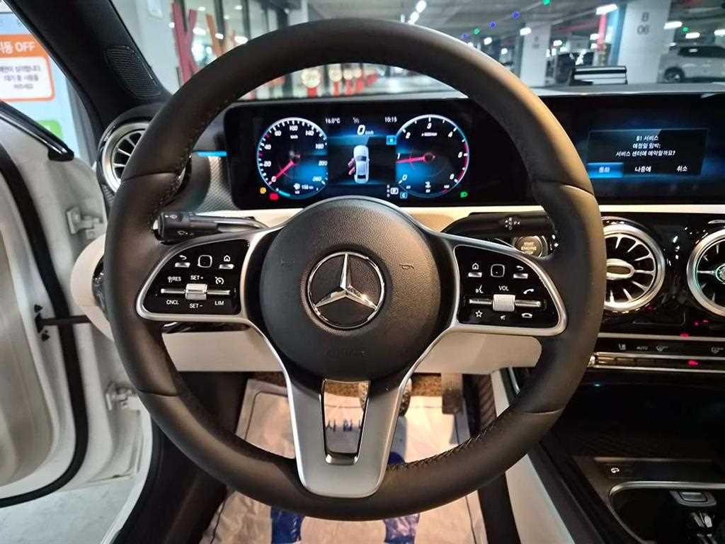 Mercedes Benz A Class - Vista 8
