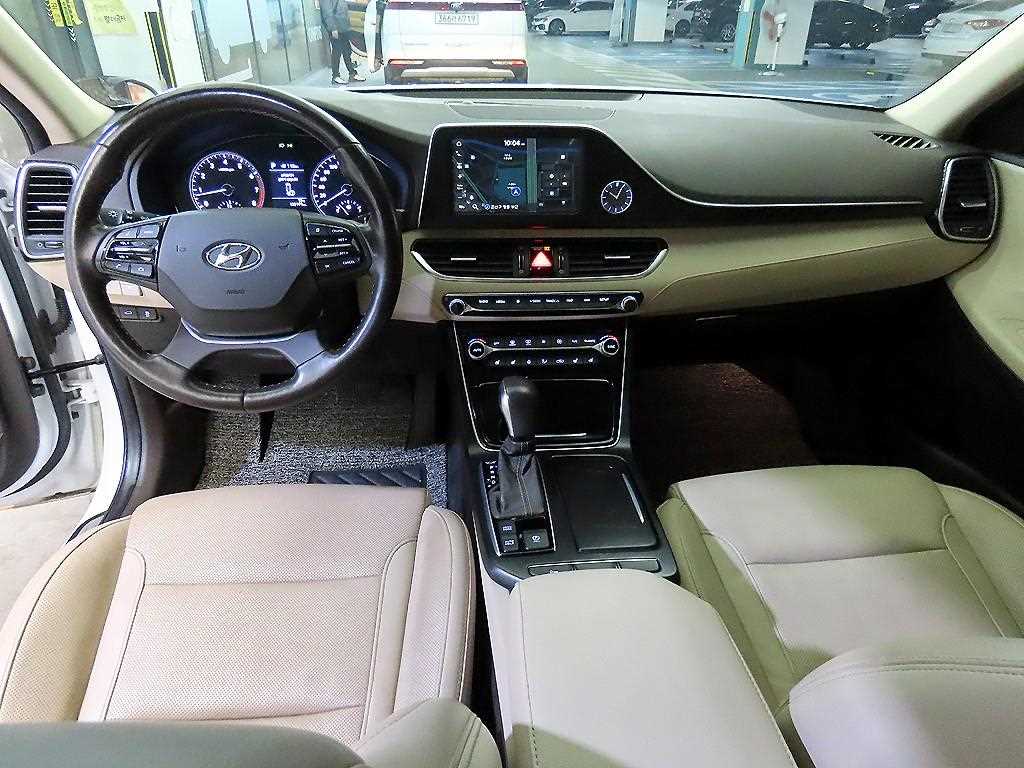 HYUNDAI Grandeur - Vista 10