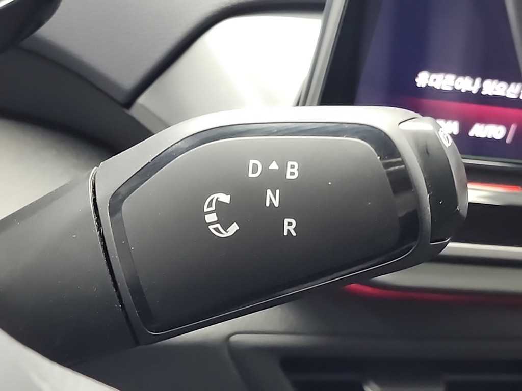 Volkswagen ID.5 - Vista 8