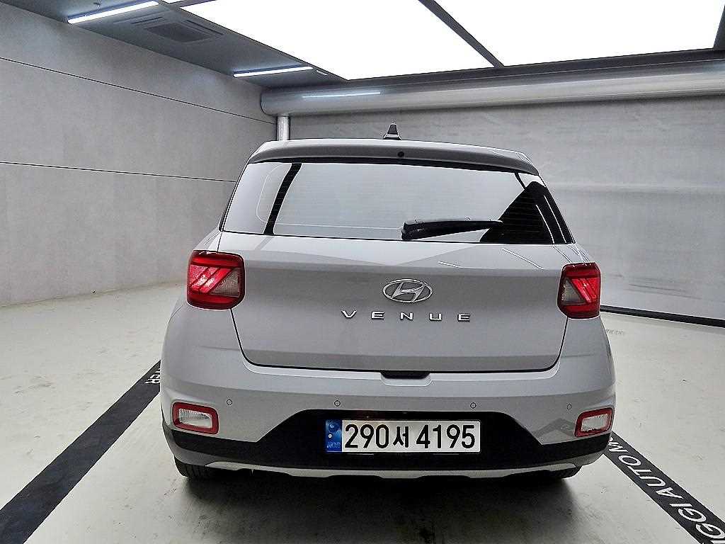 HYUNDAI Venue - Vista 3