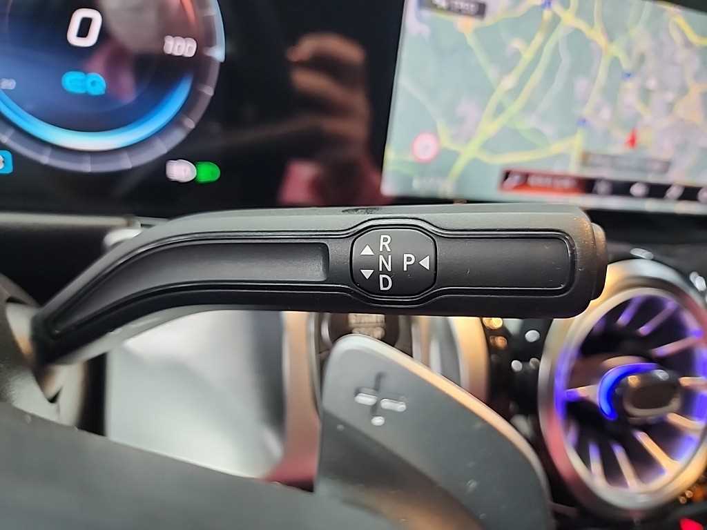 Mercedes Benz EQB - Vista 8