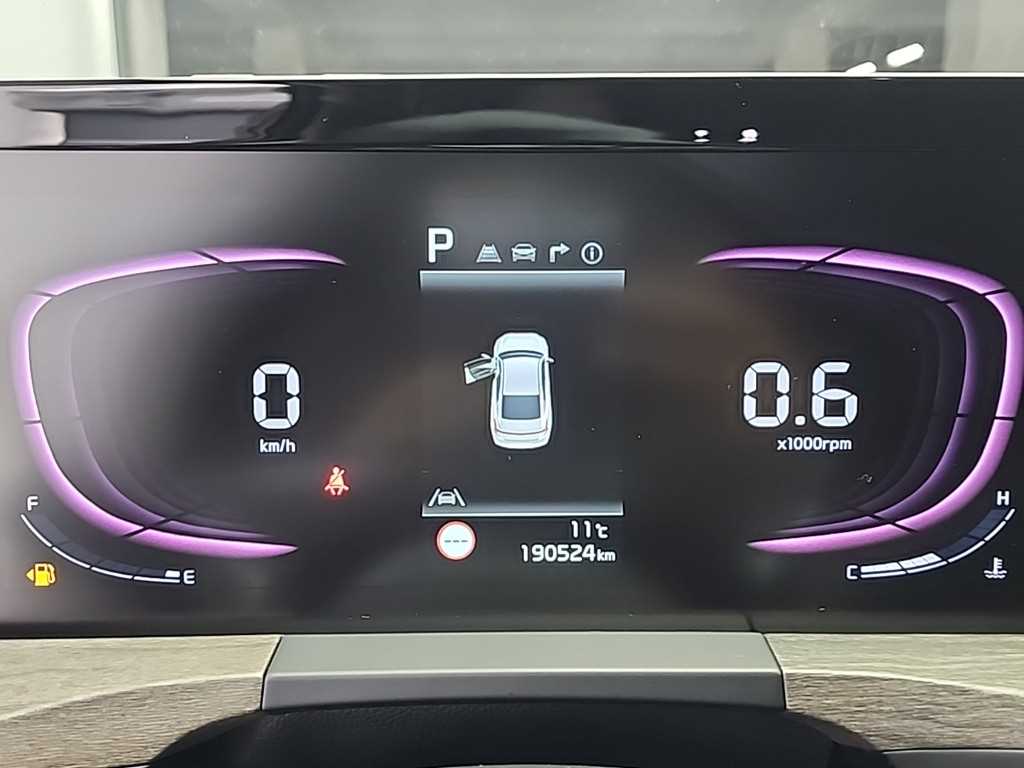 KIA K8 - Vista 6