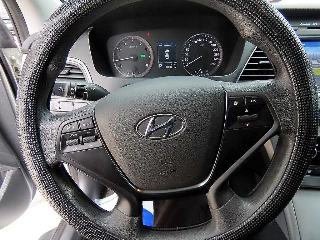 HYUNDAI Sonata - Vista 8